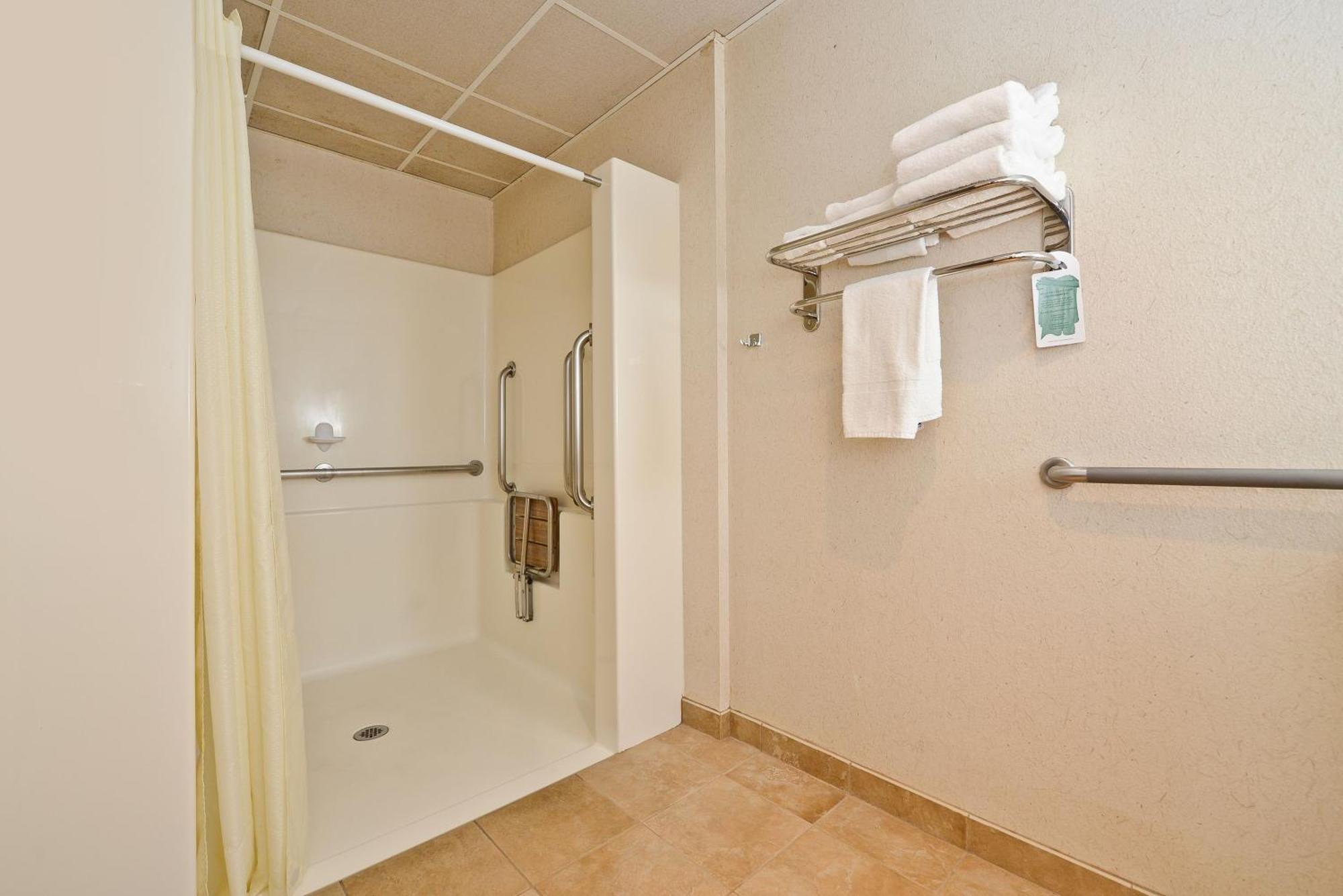 Comfort Inn & Suites Gateway To Glacier National Park Shelby Esterno foto