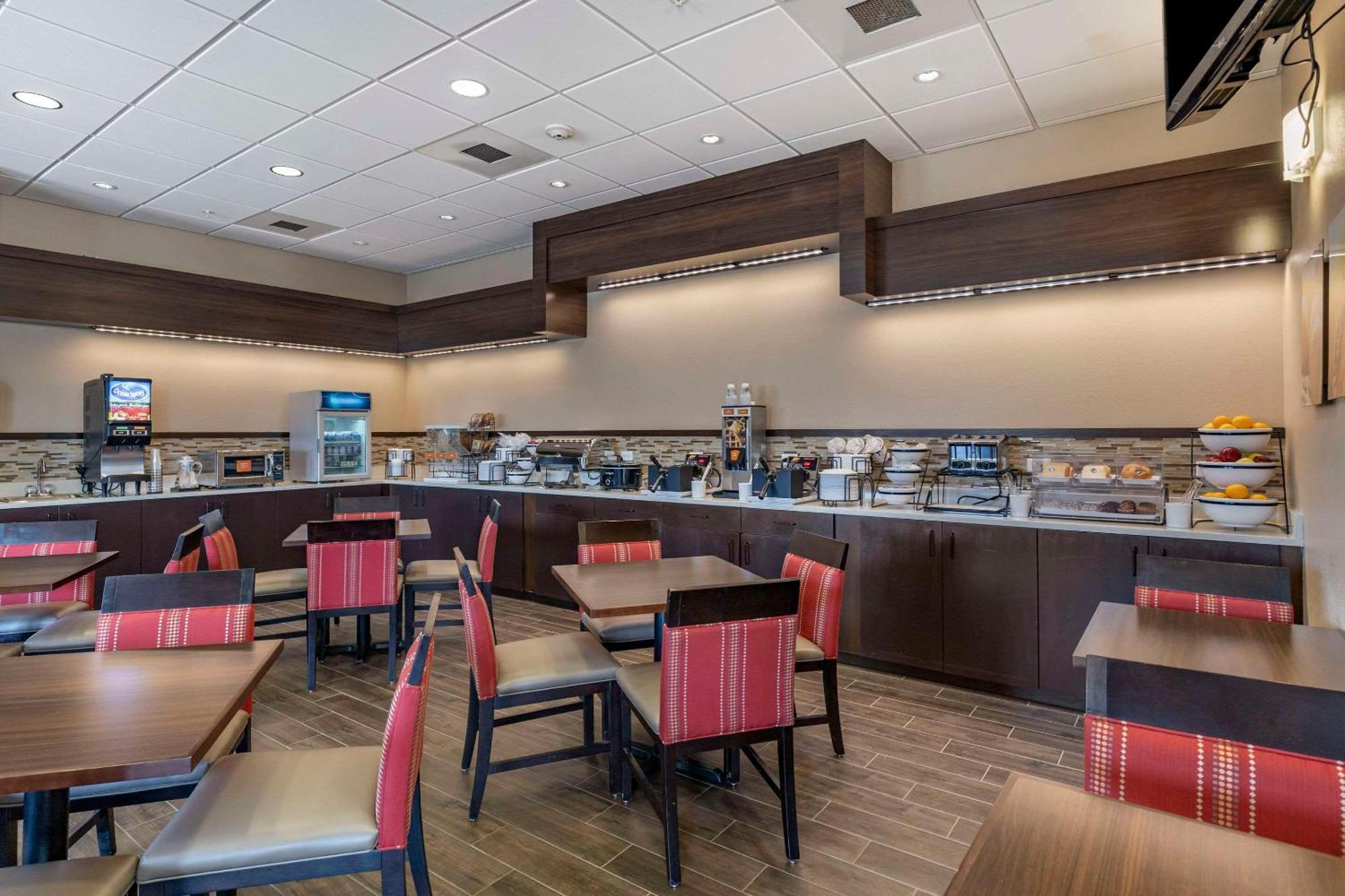 Comfort Inn & Suites Gateway To Glacier National Park Shelby Esterno foto