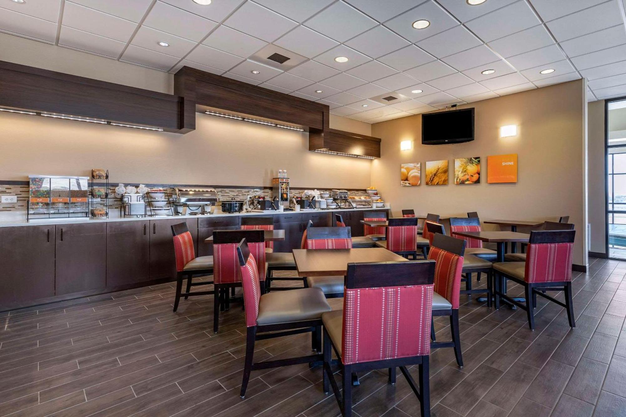 Comfort Inn & Suites Gateway To Glacier National Park Shelby Esterno foto