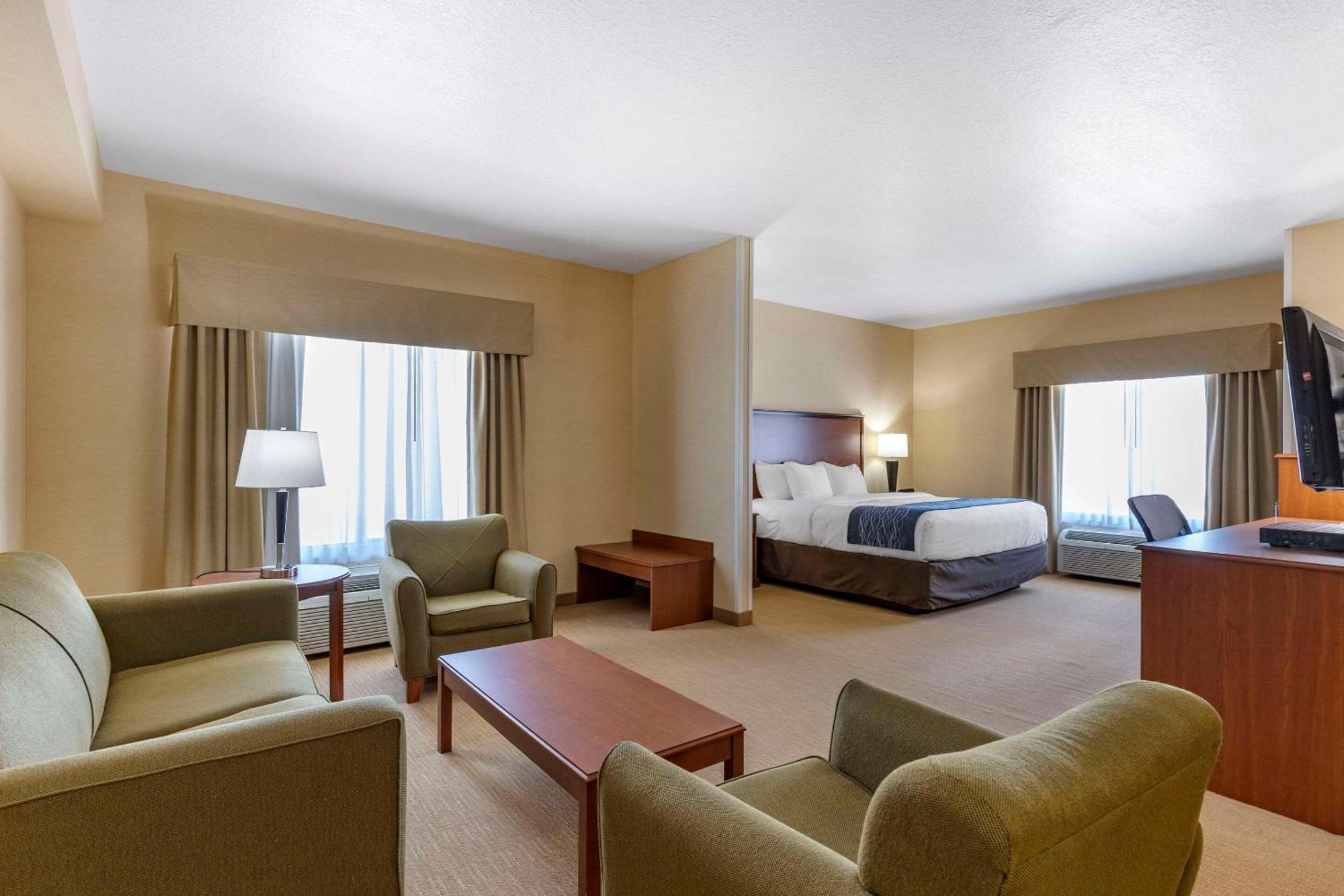 Comfort Inn & Suites Gateway To Glacier National Park Shelby Esterno foto