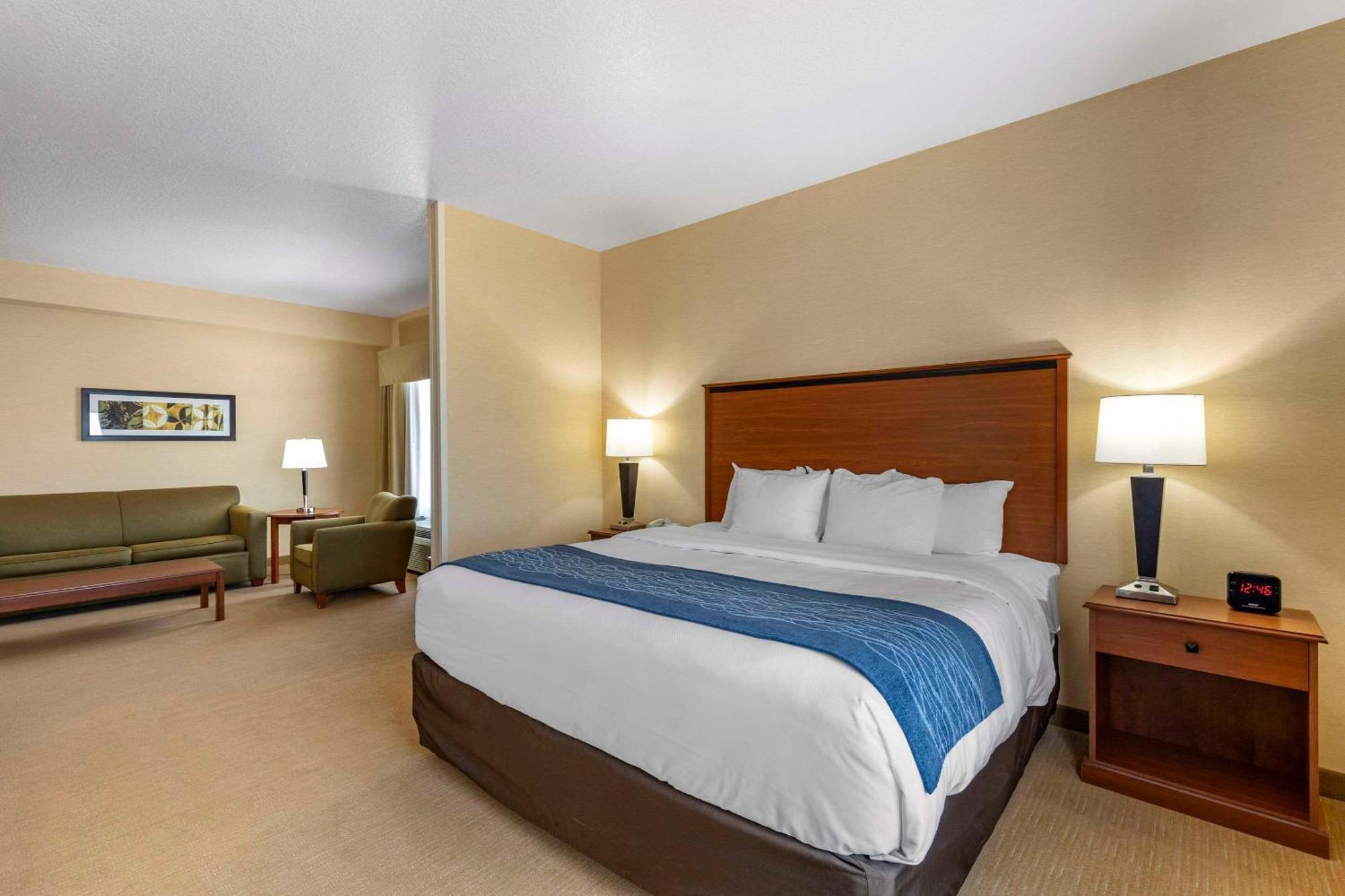 Comfort Inn & Suites Gateway To Glacier National Park Shelby Esterno foto