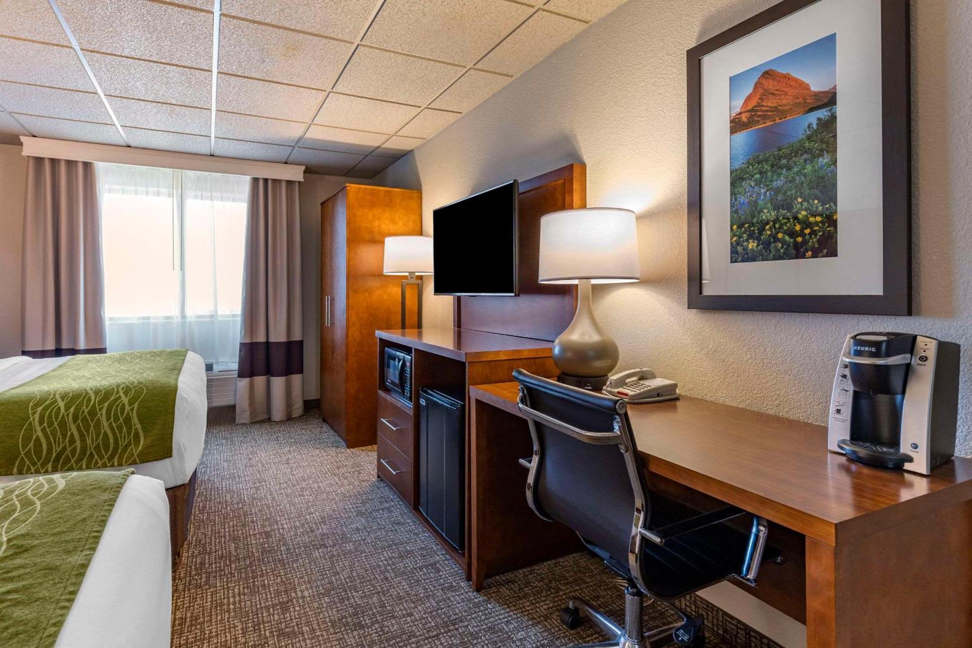 Comfort Inn & Suites Gateway To Glacier National Park Shelby Esterno foto