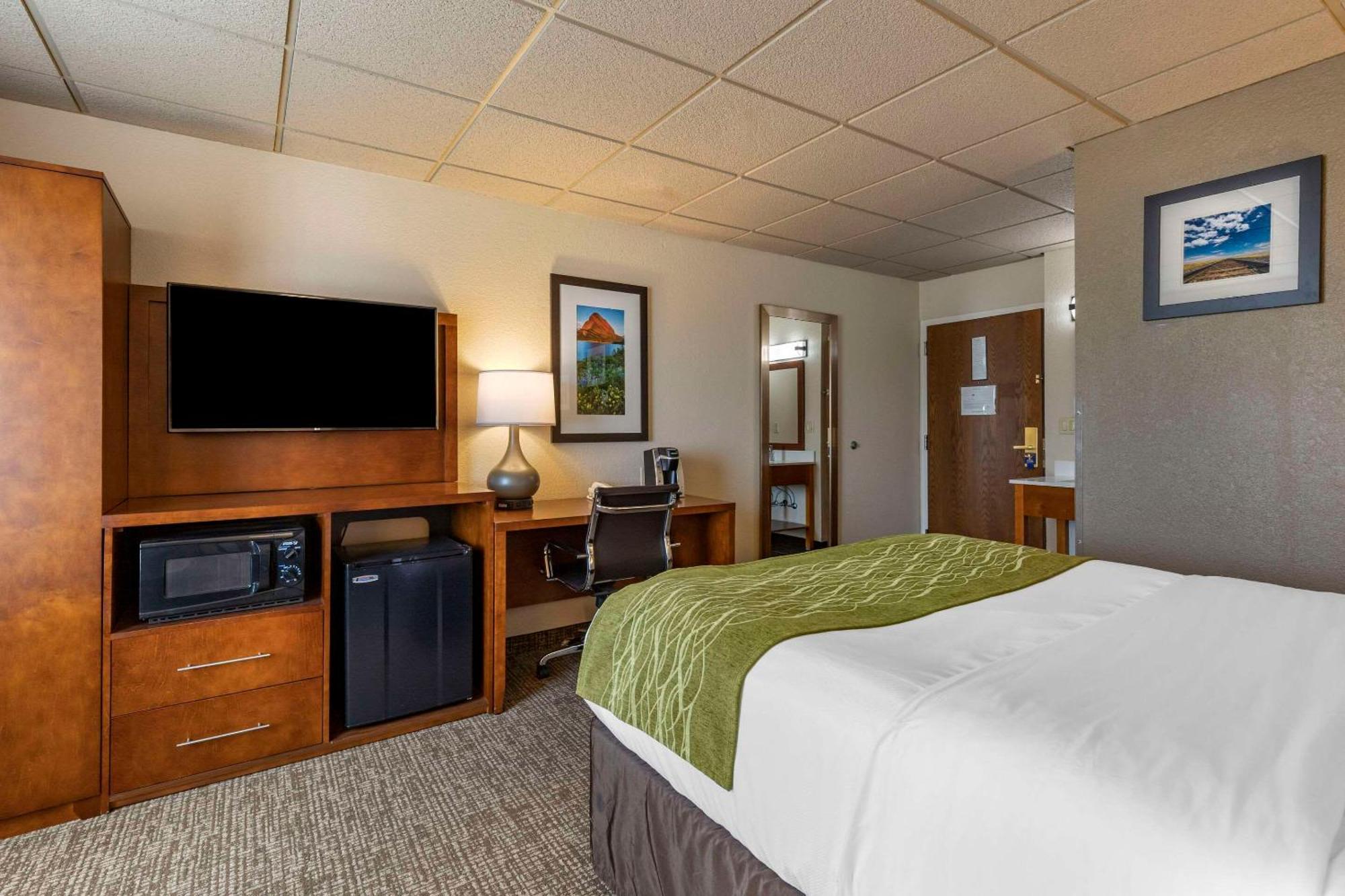 Comfort Inn & Suites Gateway To Glacier National Park Shelby Esterno foto