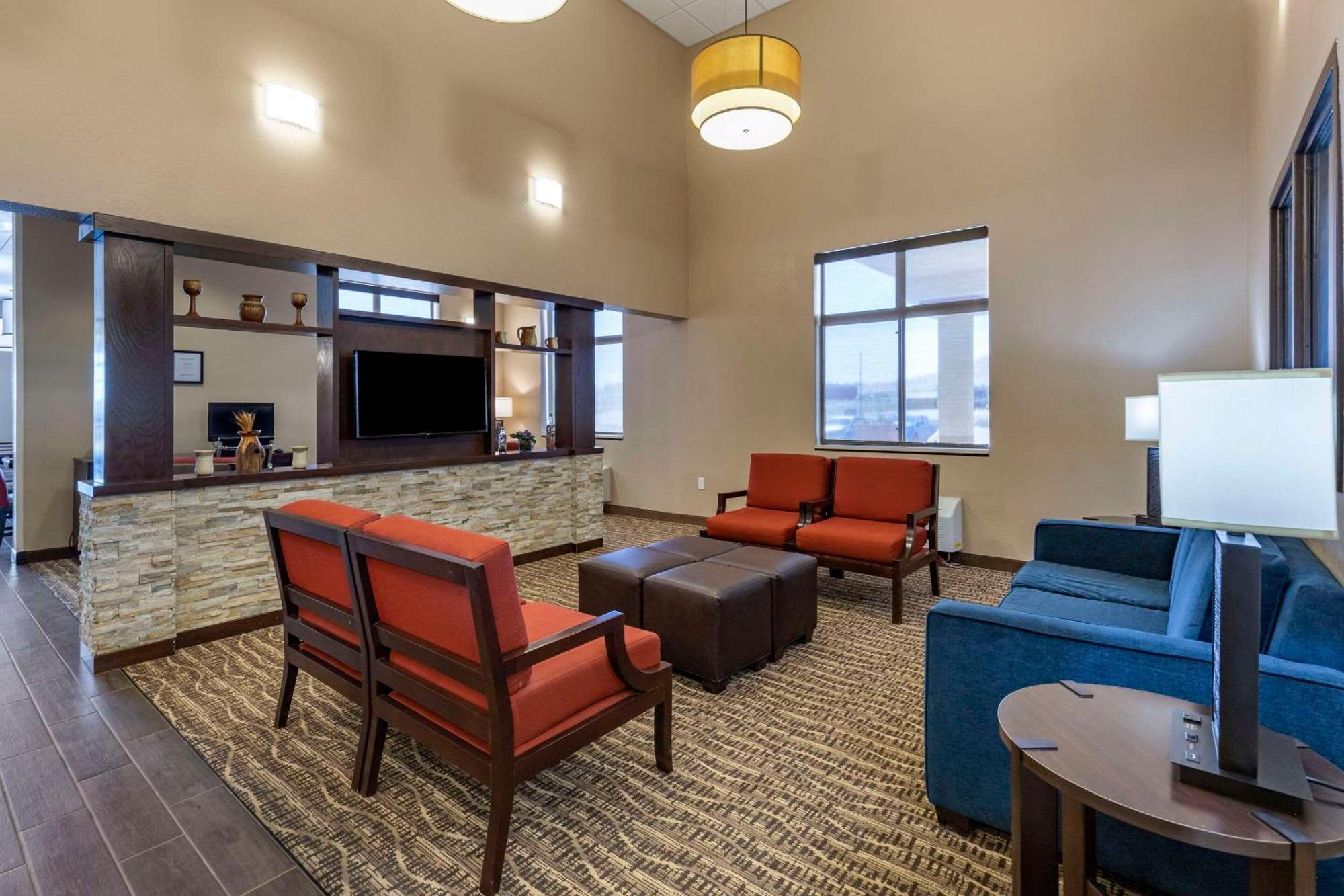 Comfort Inn & Suites Gateway To Glacier National Park Shelby Esterno foto